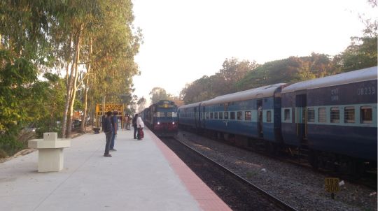 Bangalore-Ernakulam Intercity exp arrives on PF NO 1. Running late by 30mins.